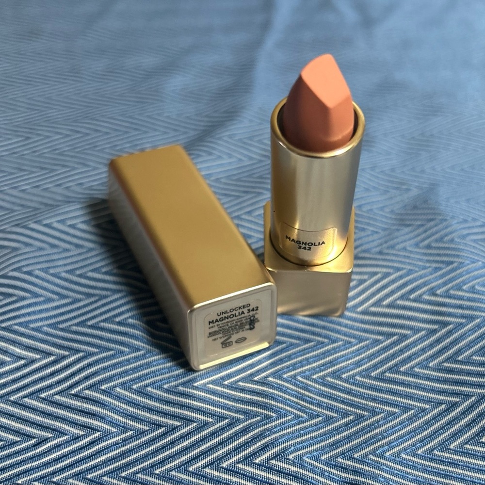 Hourglass Unlocked™ Satin Crème Lipstick, Color: Magnolia 342, Brand New!